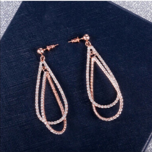 *NEW*Women’s Gorgeous Rose Gold Diamond Earrings - Picture 2 of 2